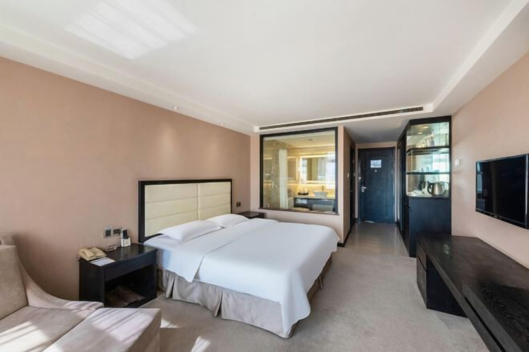 Bedroom 3, HR-East Hotel, Dalian