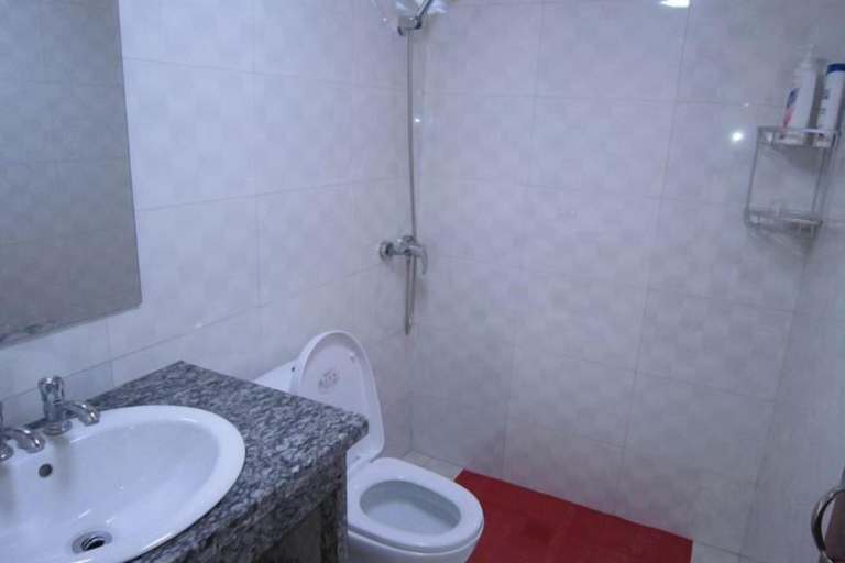 Bathroom 2, Shuijing Jingguan Inn, Jiaxing