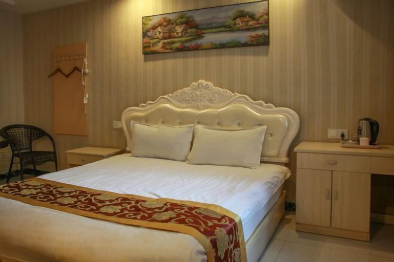 Bedroom 8