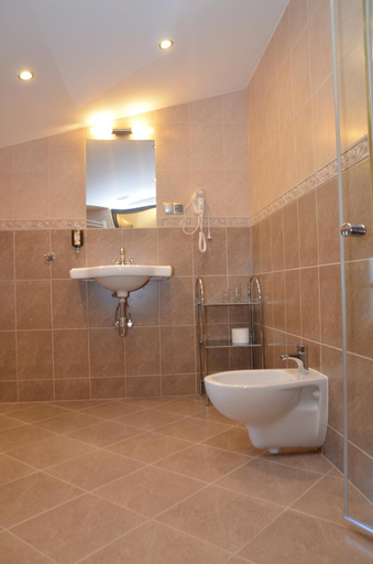 Bathroom 4, Palac Klanino, Puck