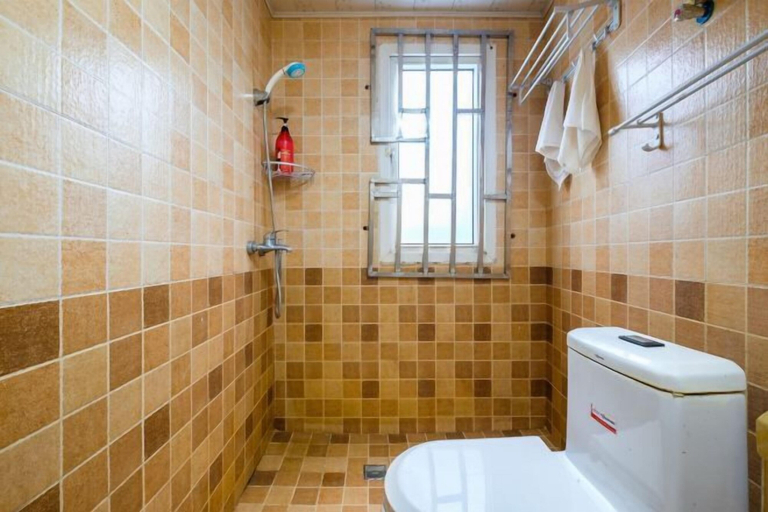 Bathroom 4, Aunty Ji Inn, Jiaxing