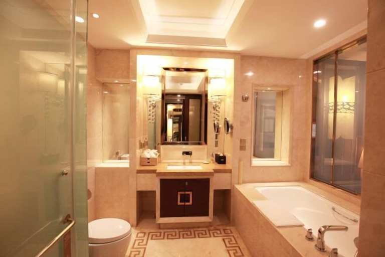 Bathroom 4, DIANNAN PHOENIX HOTEL, Honghe Hani and Yi