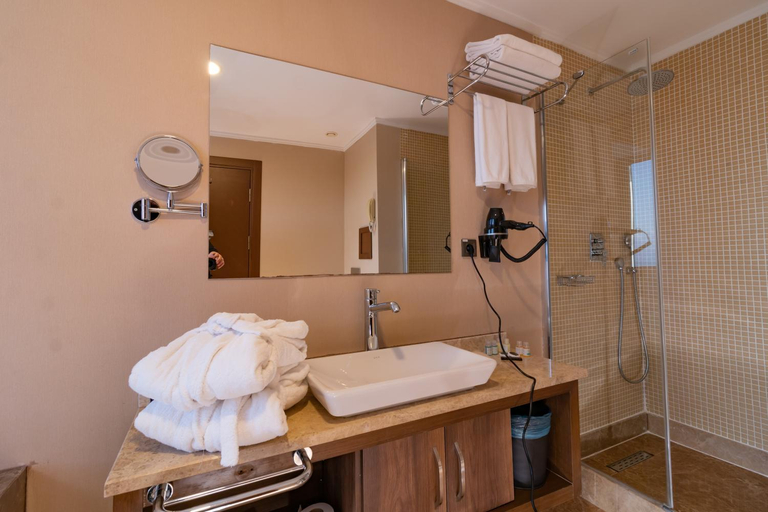 Bathroom 5, Tilya Resort Hotel, Akçaabat
