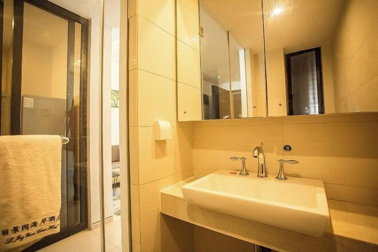 Bathroom 3, Linghai Boutique Seaview Apartment, Beihai