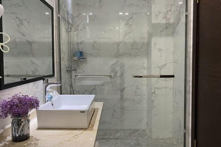 Bathroom 7
