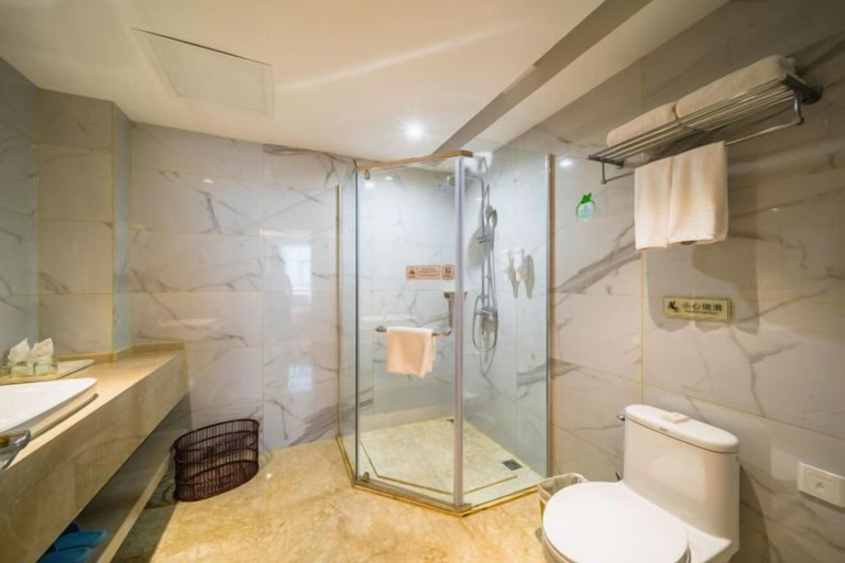 Bathroom 4, Dongfeng Hotel, Zhuzhou