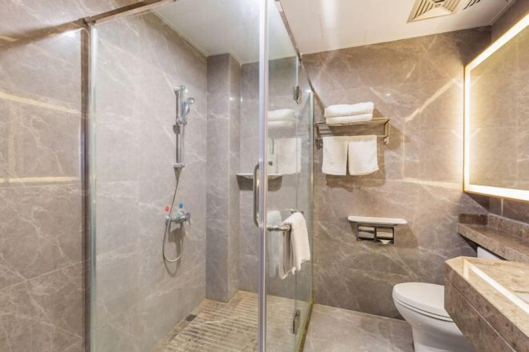 Bathroom 10