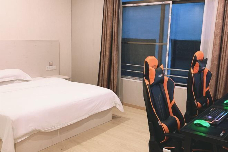 Bedroom 2, Yiyue Express Hotel, Guangzhou