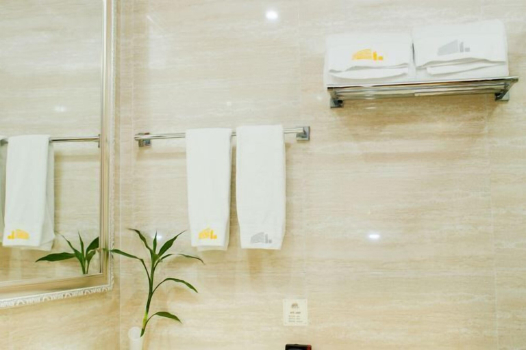 Bathroom 4, Jixi International Hotel, Xuancheng