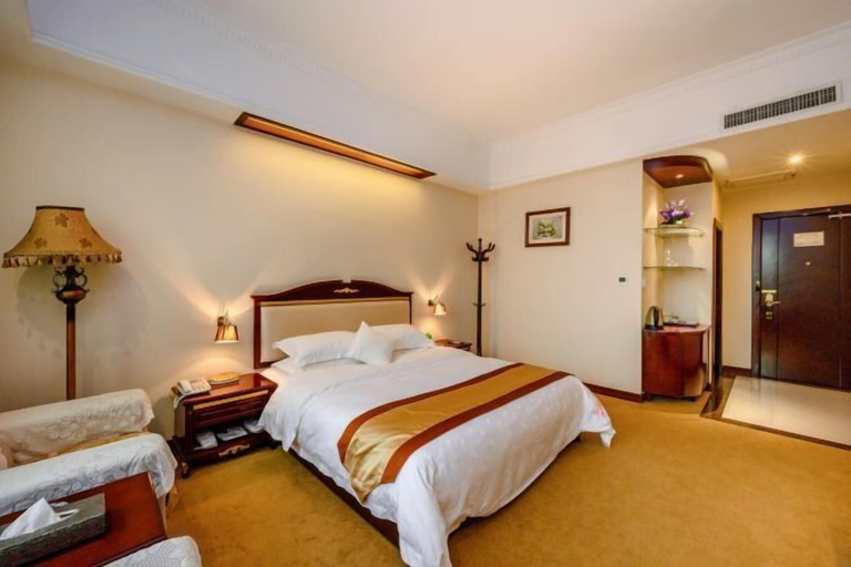Bedroom 2, Shengjing Hotel, Qujing