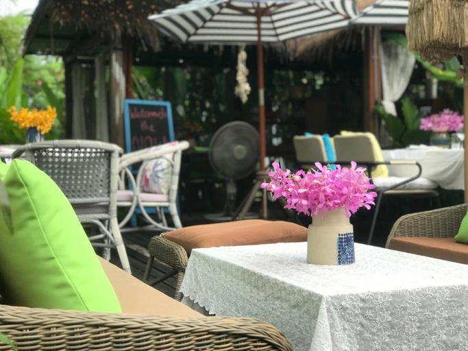 Food & Drinks 4, the NOW by Kru Se, Mae Rim