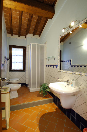 Bathroom, La Corte D'Elsa, Florence