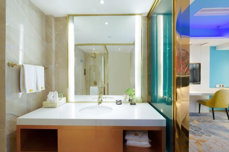 Bathroom 4, the Diamond Hotel, Mianyang