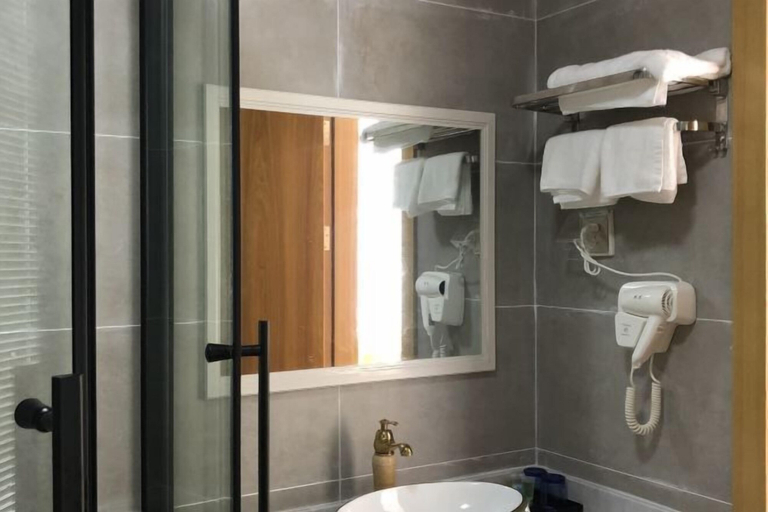 Bathroom 4, Seaview Holiday Hotel, Yangjiang