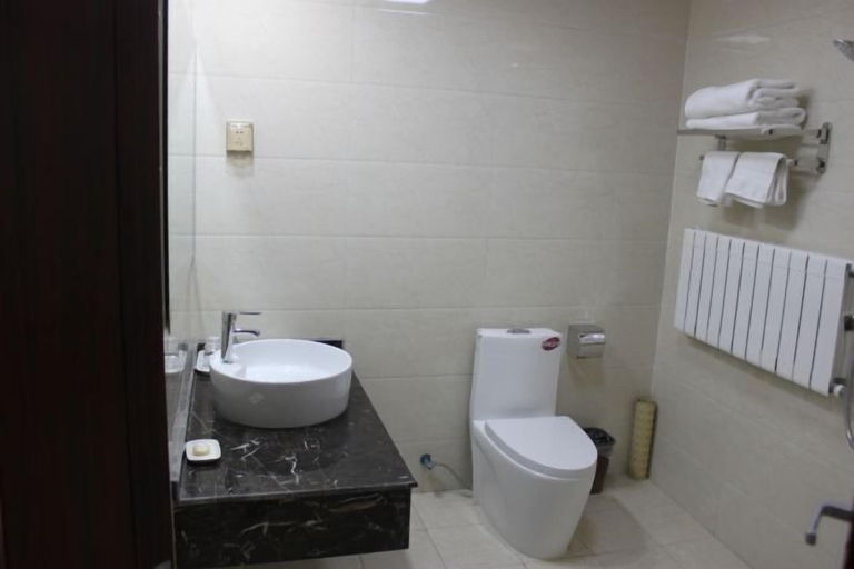 Bathroom 3, Jinchang Hotel, Jinchang
