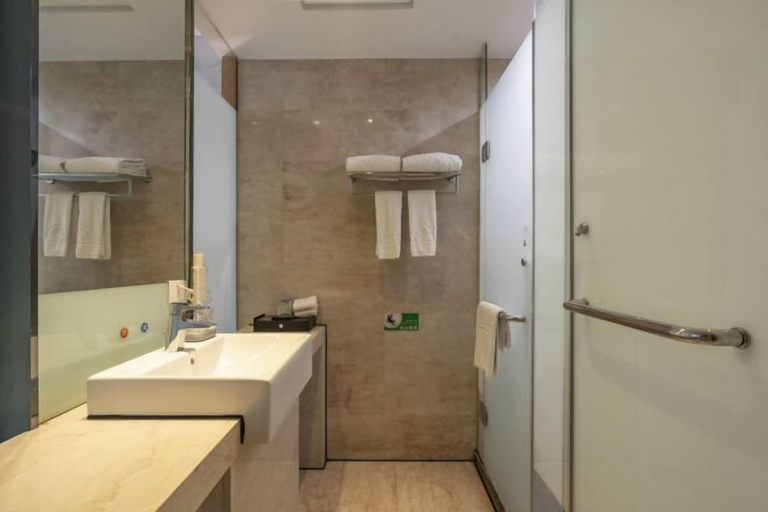 Bathroom 4, Fuzhou Linchuan Talent International Hotel, Fuzhou