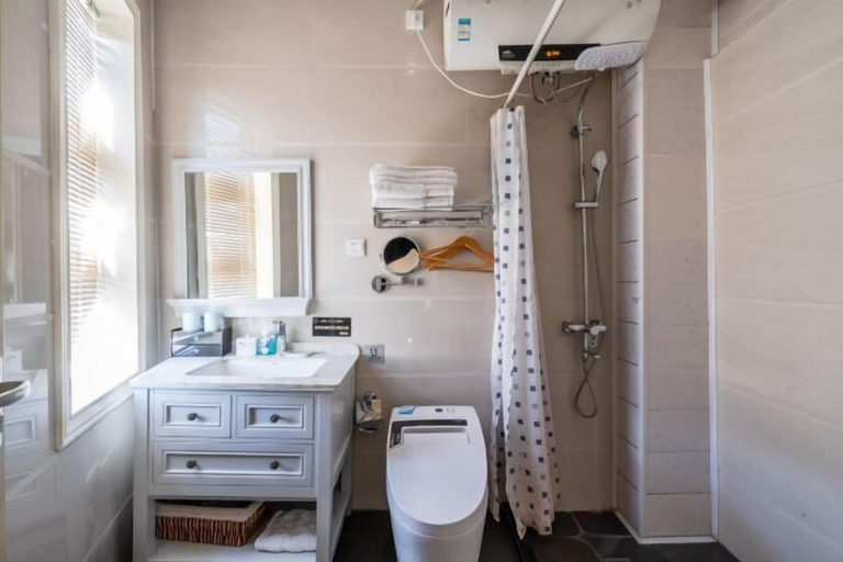 Bathroom 3, Qingtian Yashe Inn, Baoshan