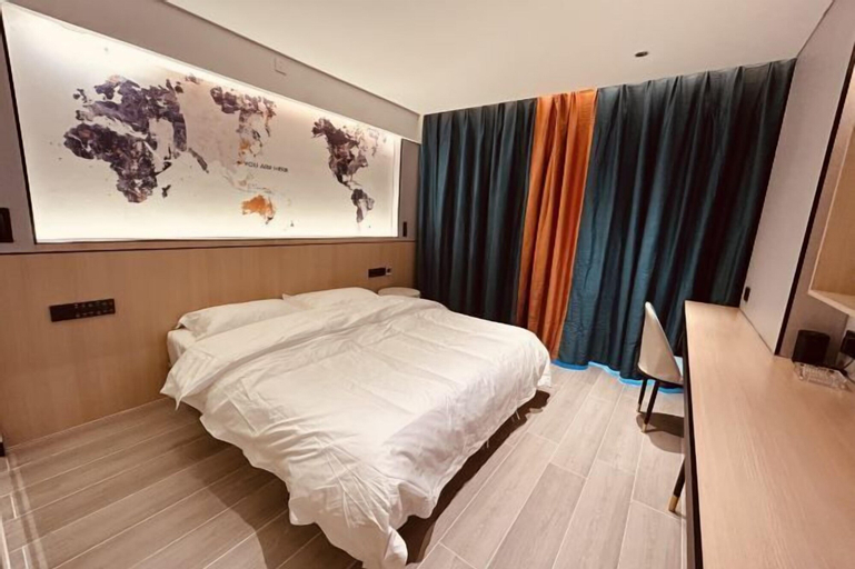 Bedroom 9