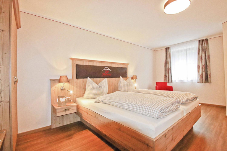 Bedroom 2, Cafe Wastelbauerhof - Urlaub auf dem Bauernhof, Rosenheim