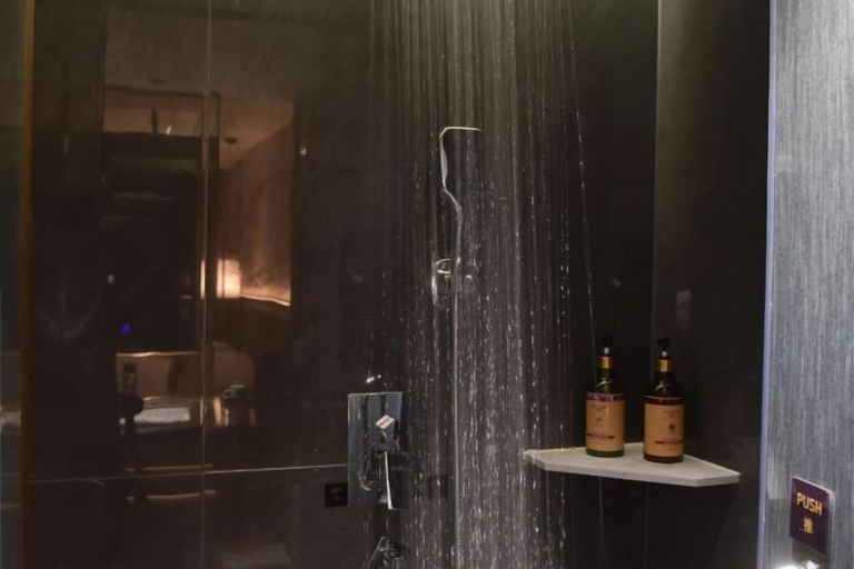 Bathroom 4, Dongtingchun, Loudi