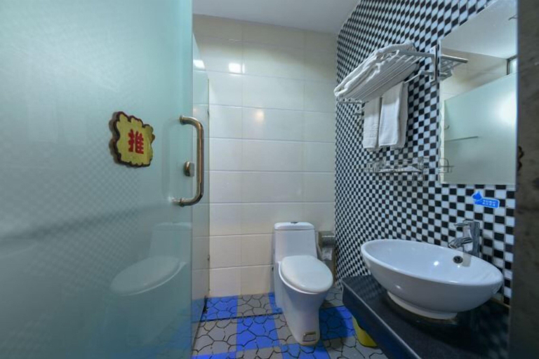 Bathroom 3, Yali Siji Business Hostel, Shenzhen