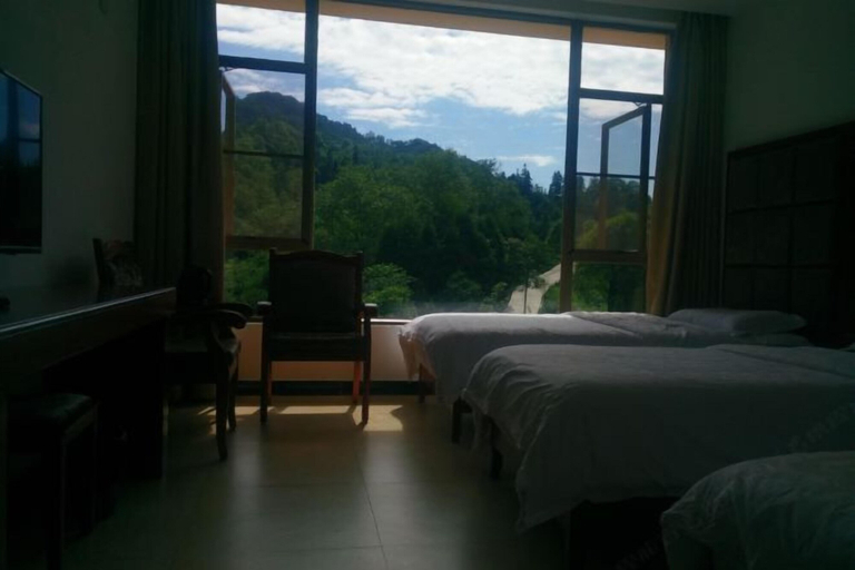 Bedroom 3, Mount Emei Feng Lin Yue Hotel, Leshan