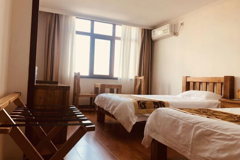 Bedroom 2, Jinda Business Hotel, Qingdao