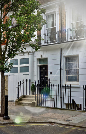 Others 4, Victoria Lodgings London, London