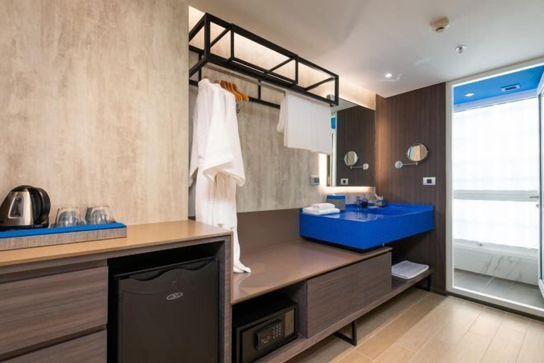 Bathroom 11
