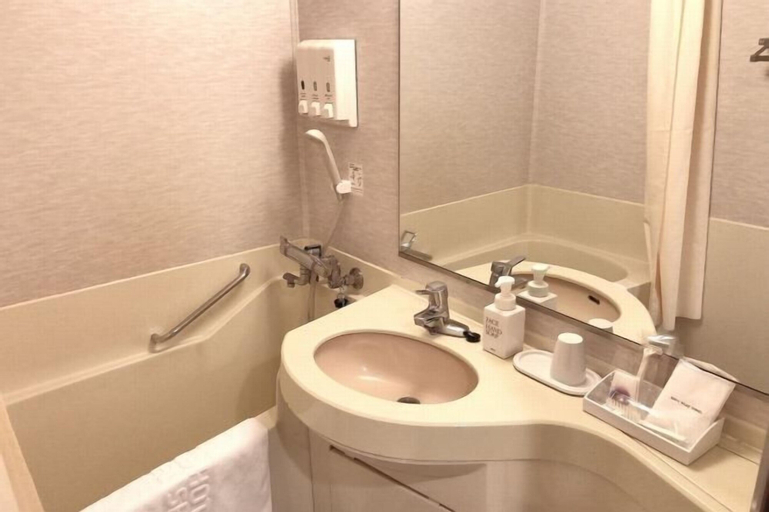Bathroom 5
