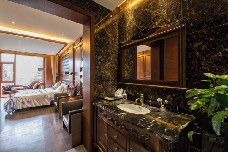 Bathroom 4, Chengli Chengwai Inn, Lijiang
