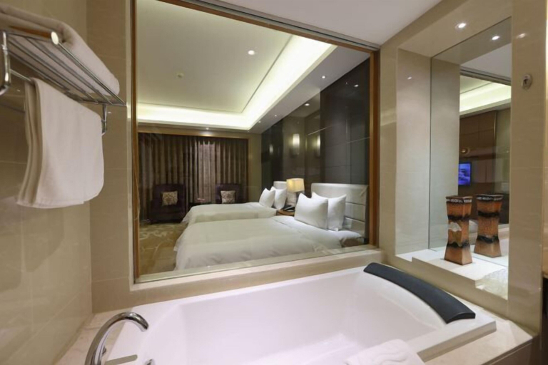 Bathroom 4, Huifeng Hotel, Suqian