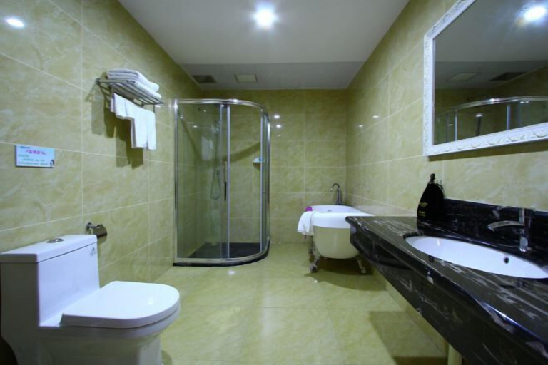 Bathroom, Yihao Hotel, Putian
