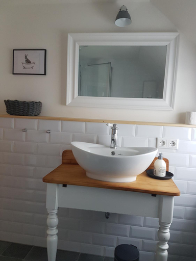 Bathroom 3, Stachelburg, Städteregion Aachen