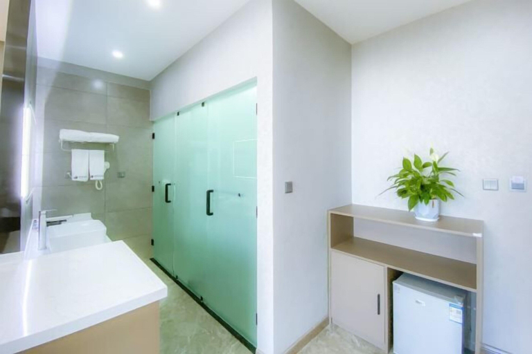 Bathroom 4, Taowowo Holiday Hotel, Honghe Hani and Yi