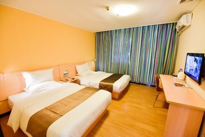 Bedroom 5, Hangtong Hotel, Xianyang