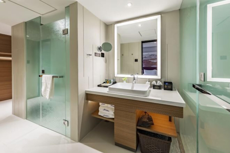 Bathroom 3, Hampton by Hilton Lijiang Old Town, Lijiang