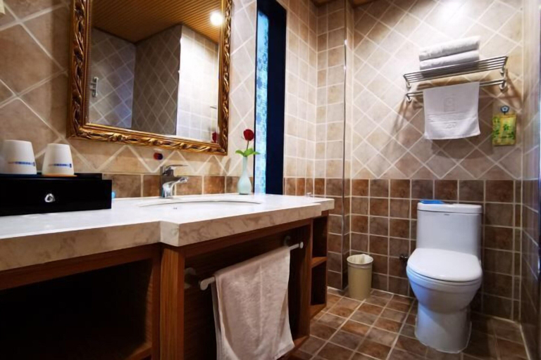 Bathroom 3, Aiju chain hotel (Yingkou Xiongyue Railway Station), Tieling