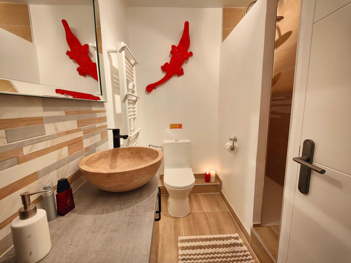 Bathroom 2