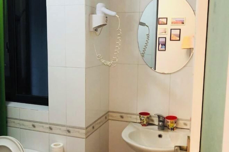 Bathroom 20