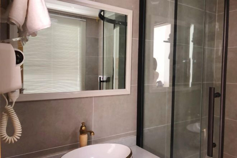 Bathroom 3, Seaview Holiday Hotel, Yangjiang