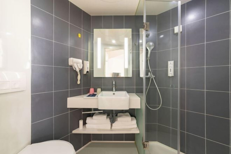 Bathroom 2, Lianjia Holiday Hotel (Jigang Senior High School), Jinan