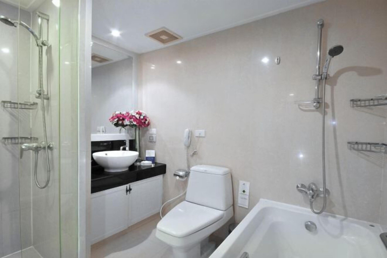 Bathroom 25