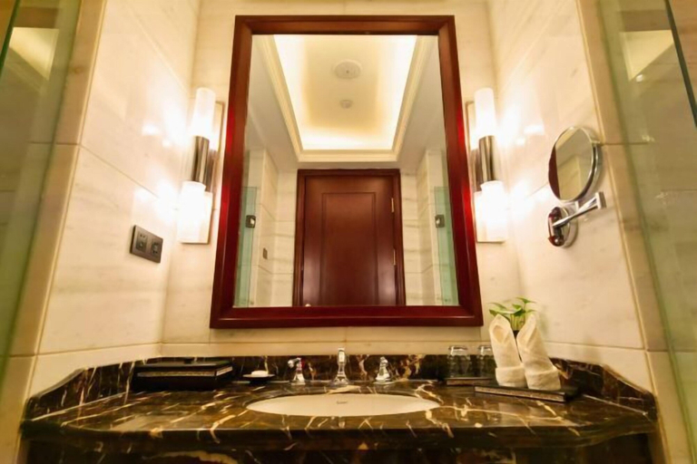Bathroom 3, Feilong Hotel, Dali Bai
