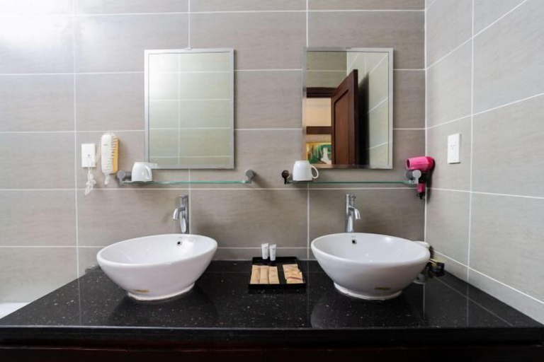 Bathroom 20
