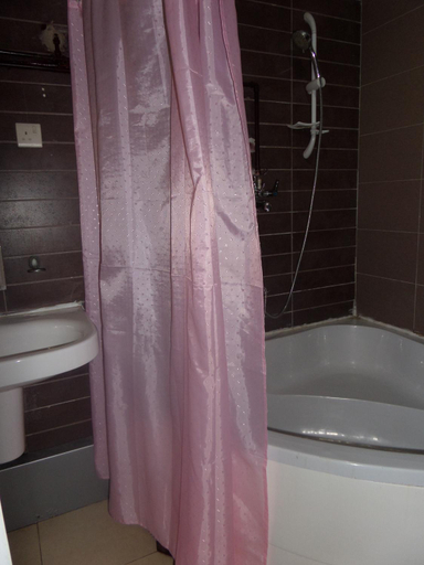 Bathroom 3, Suite 29, Ikeja
