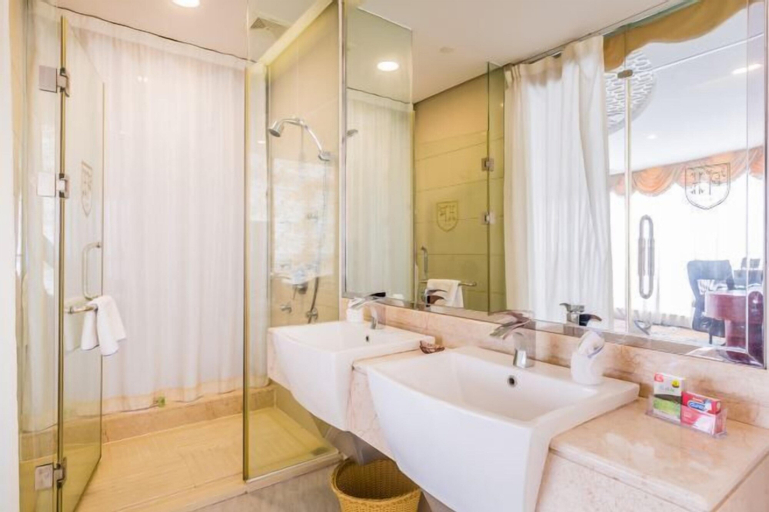 Bathroom 8