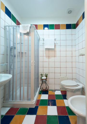 Bathroom 2, B&B Conte Cavour, Napoli