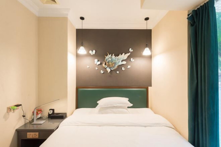 Bedroom 12