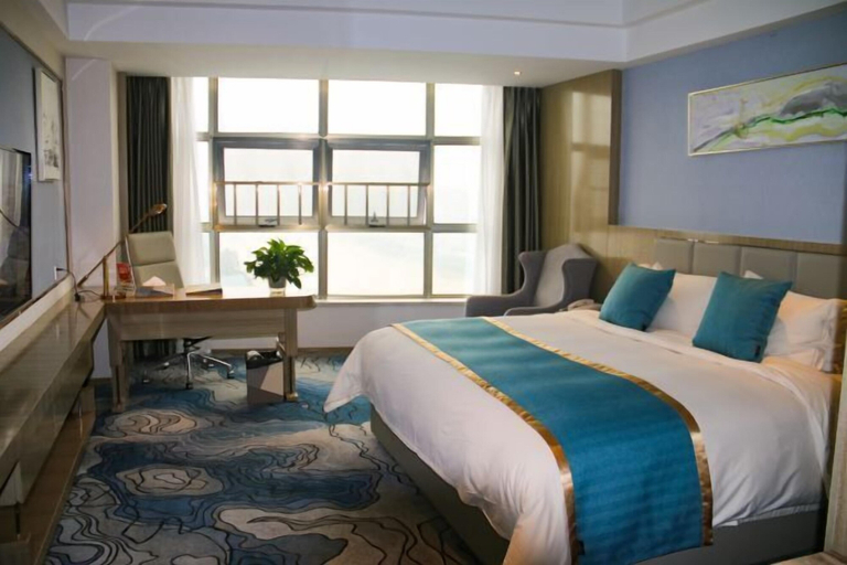 Bedroom 3, Donghuang International Hotel, Loudi